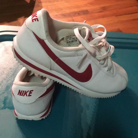 Nike Shoes - Nike women’s size 9